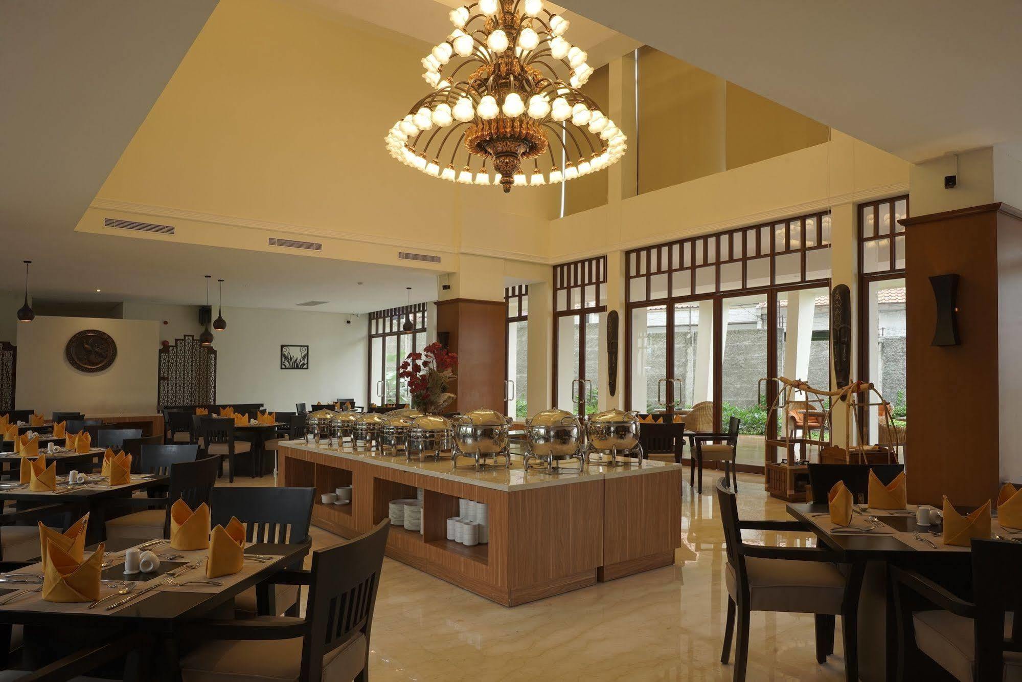 Wimarion Hotel Semarang Exterior photo