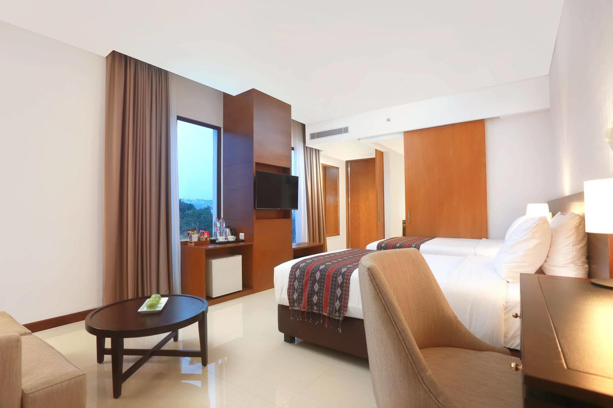 Wimarion Hotel Semarang Exterior photo